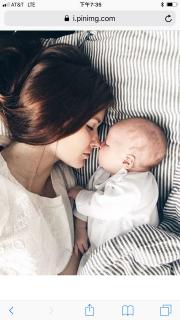 英文诗歌：当你把宝宝抱在怀里