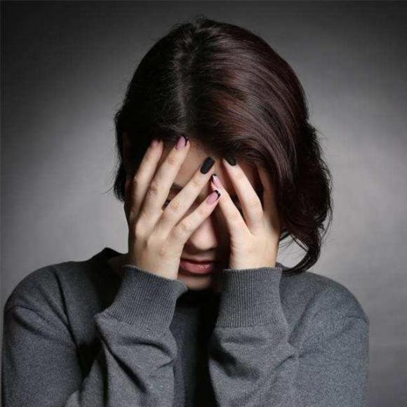 00:00 00:00  567 人们对身体的疾病更能接受,对精神方面失控感到很大