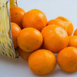 男子吃20个橘子险些丧命，原因为何？