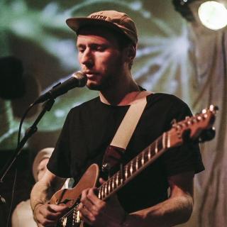 唯美忧郁的英国90后民谣歌手Novo Amor