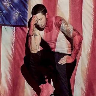 暌违四年，Rap God Eminem实力回归。