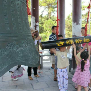 你听，春天的钟声正在敲响