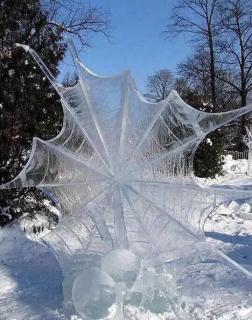 雪落在雪上     文/梦璇 诵/醒君