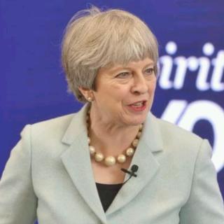 【英语采访】英国首相梅姨接受水均益专访（附文稿）