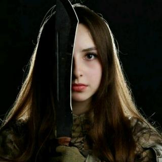 有事钟无艳,无事夏迎春