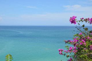 《面朝大海，春暖花开》