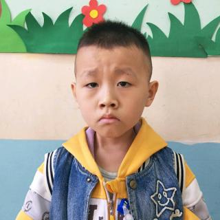 迪尔贝贝幼儿园大二班李昊辉小朋友为大家播报天气👏👏👏