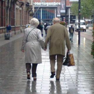 一对相爱73年的夫妻