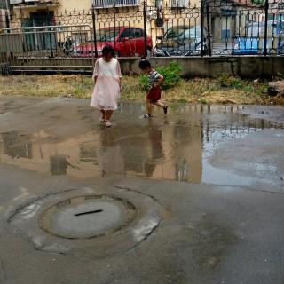 语语    雨还没有来