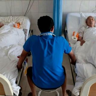 中国式悲哀：一人患病全家倒下
