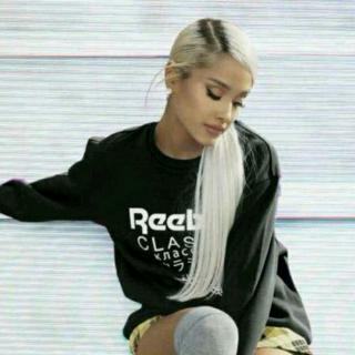 R.E.M-Ariana Grande