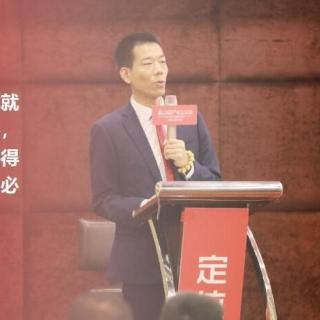 8徐雄俊带领企业家在中国品牌日宣誓打造伟大民族品牌