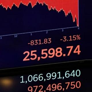 股市暴跌，债务暴增，特朗普的好日子快到头了？
