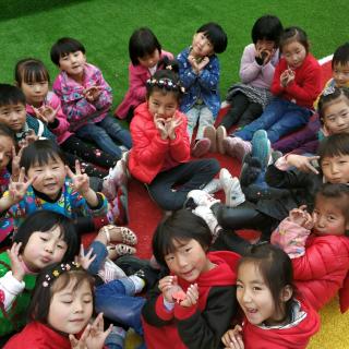 中坝镇中心幼儿园睡前故事之《兔小白和龟小美》