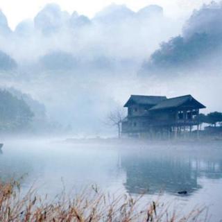 《秋夜听雨》是谁 曾在雨中位我缠绵