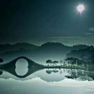 张艳丽诵读《月光下的中国》