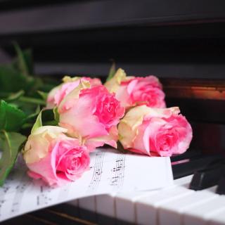 英文小诗 | 《钢琴》- 劳伦斯：我们都会思念，有悲有痛，有时会哭