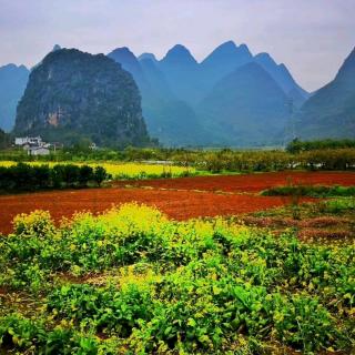 孟兆田《阳春三月游云山》