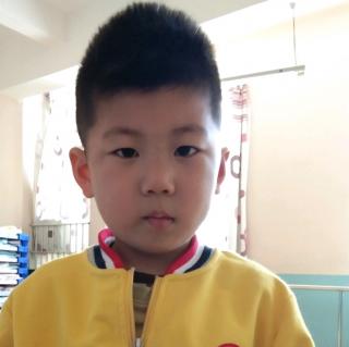 迪尔贝贝幼儿园中三班小小气象员——石恩瑄