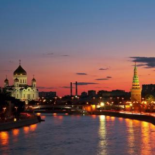 环游世界032 穆索尔斯基《莫斯科河上的黎明》