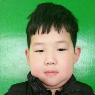 迪尔贝贝幼儿园中一班小小气象员——刘浩云