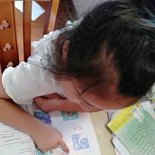 饶芷妍坚持读英语第99天。