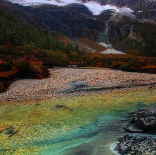 碧水青山双龙湾