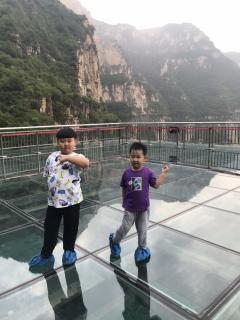 优秀作文-四季的校园➕桂林山水甲天下