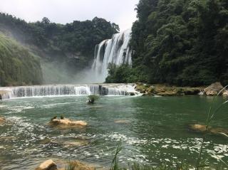 为你读诗丨梁宗岱《途遇》