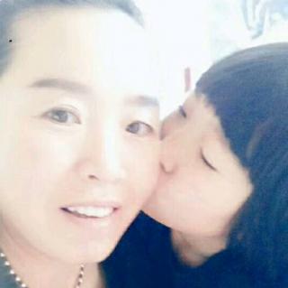 胜利学校四年二班李雨欣朗读爸爸的眼睛。