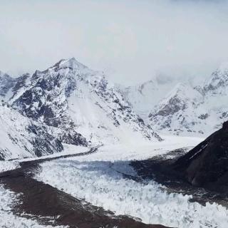 《今天是小雪节气》文/旭日莉主播/幽兰