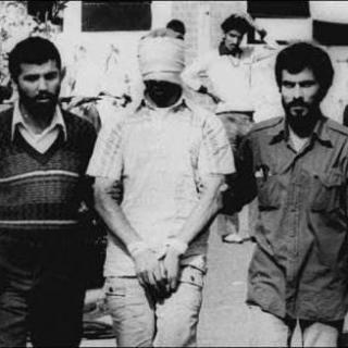 【揭秘】【揭秘】40年前，伊朗为何占领美国大使馆，并扣押人质？