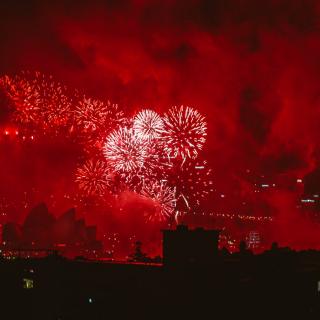 鼠年礼花绽放，新年快乐至上 - 粤夜越talk