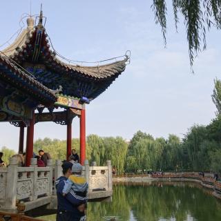 《听一首喜欢的音乐》文/沙漠飞鹰诵/雨后彩虹诗韵墨语