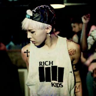 CROOKED（狂放）-G-DRAGON