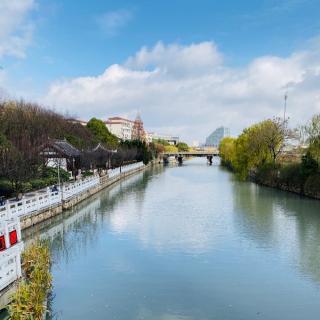 别被没用的情绪困住自己