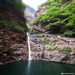 走进太行大峡谷/刘同福