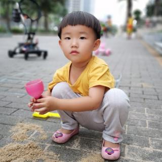 伊娜《日有所诵》雨中的歌