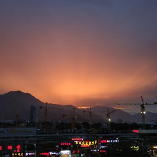 宿舍阳台，雨夜一分钟