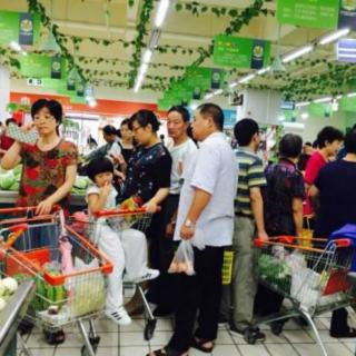 台湾的“批发价”大卖场的新零售+限客进门法