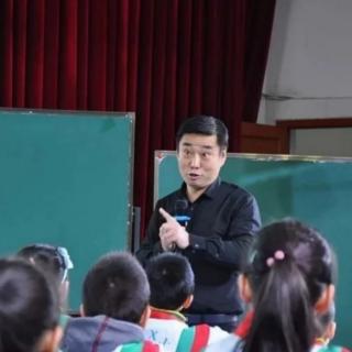 别人眼中的她  

李振村:让学生在“失控”中学习