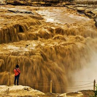 诗朗诵《黄河》.堆雪