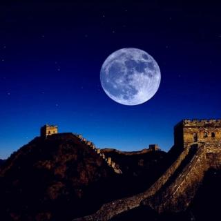 《月光下的中国》🍃作者：欧震
