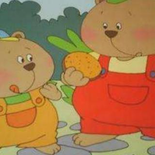 【小金蕾、金贝儿幼儿园】晚安故事:两只笨狗熊