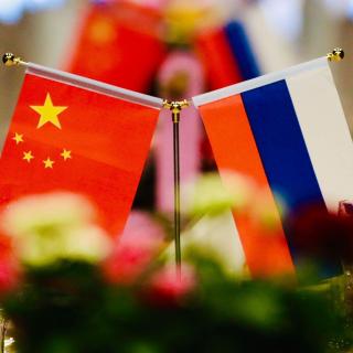 《双语新闻》: 中俄将继续推动双边贸易多元化发展