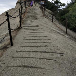 《荒山》外一首文/汲海涛诵/雨后彩虹诗韵墨语