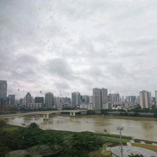 我在雨中等你来——☞慕容翎