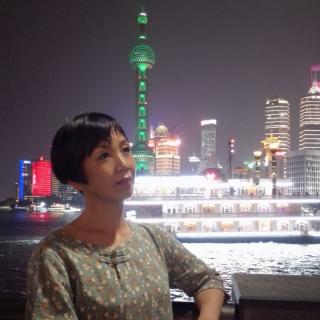 美文欣赏《月光下的中国》作者欧震