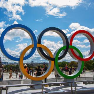 《双语新闻》：霹雳舞、滑板等成为2024年巴黎奥运会比赛项目