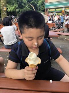 晚安妈妈趣旅行：上野动物园里的牛乳冰淇淋